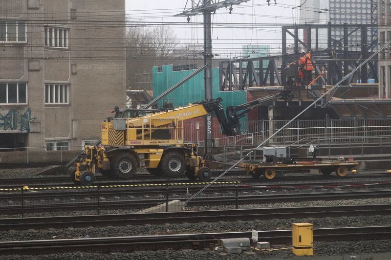 Werkzaamheden aan verbreding perron Utrecht Centraal